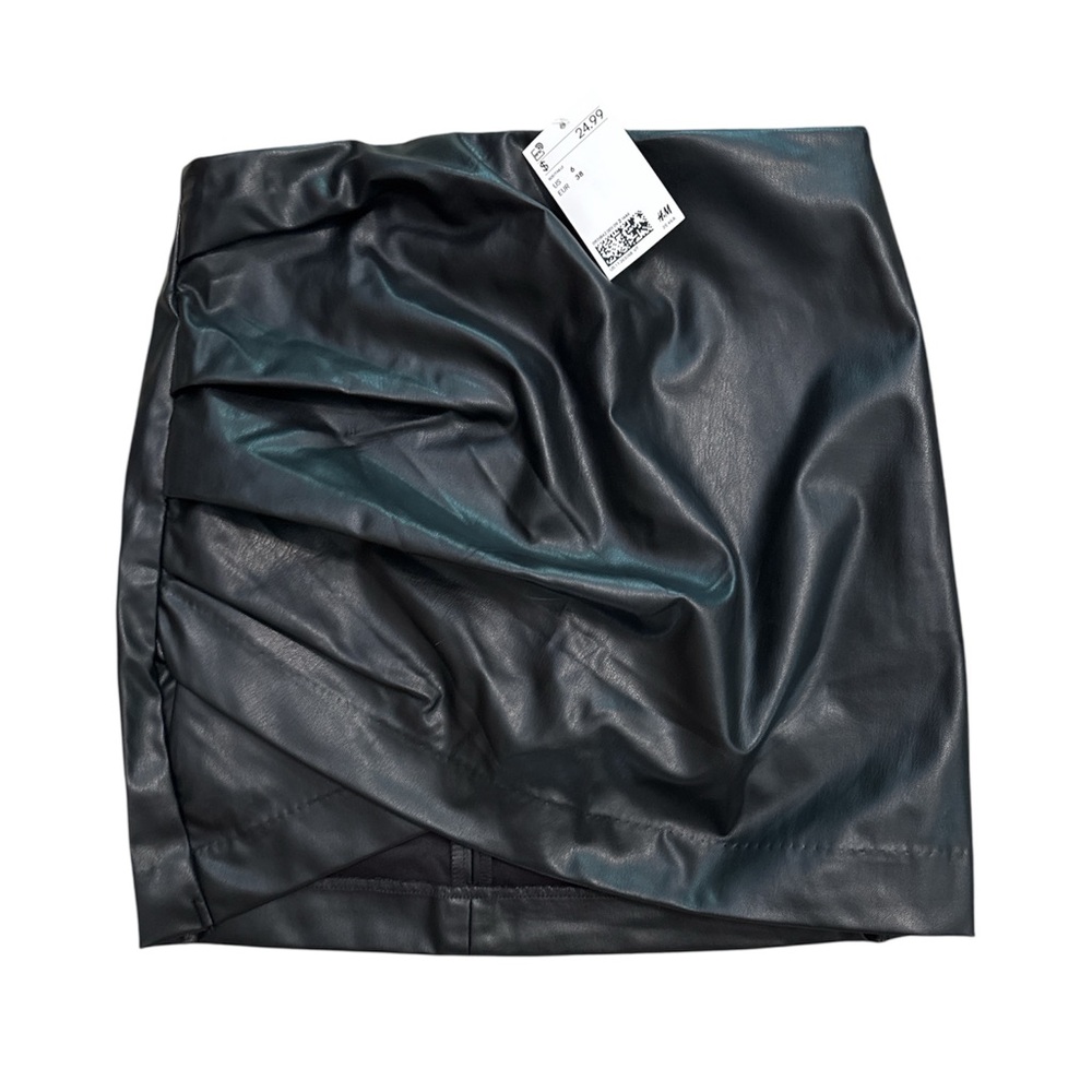 H&M black pleather skirt